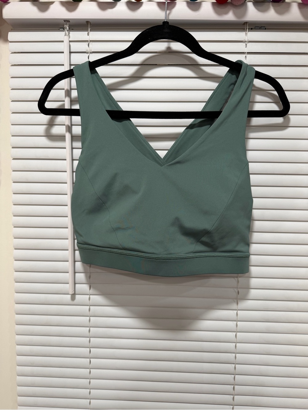 Lululemon Envital V-Neck Bra